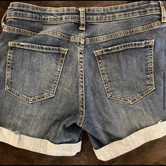 Gap sexy boyfriend jean shorts - Picture 6 of 11